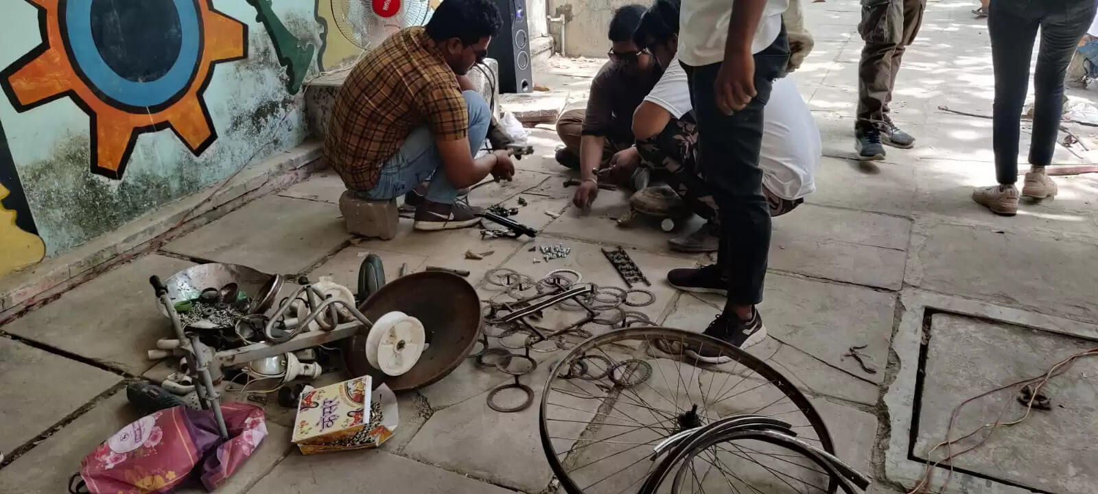 Four-day scrap art workshop started in the Faculty of Visual Arts