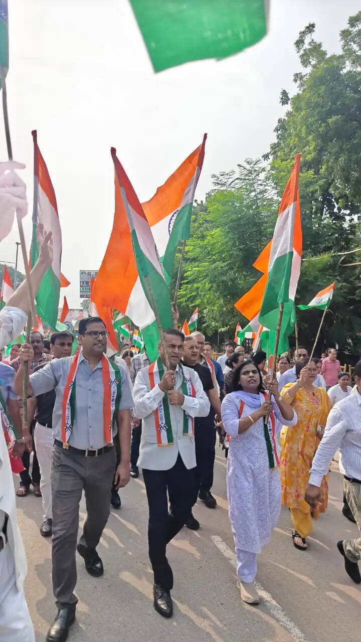 जहां ठाकुर रोशन सिंह ने दी शहादत, उसी जगह के नामकरण की मांग पर नौवें दिन भी धरना जारी