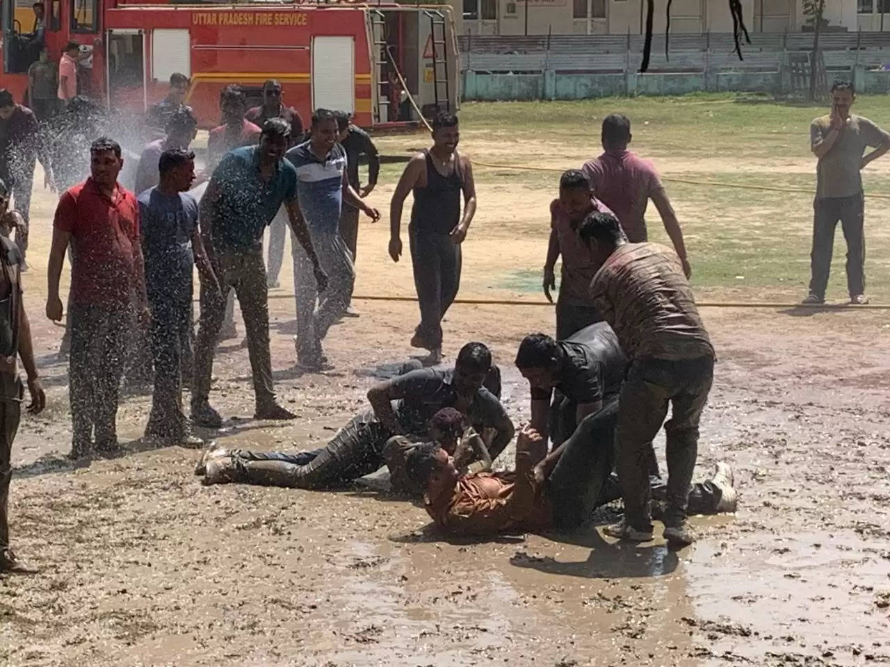 varanasi police holi