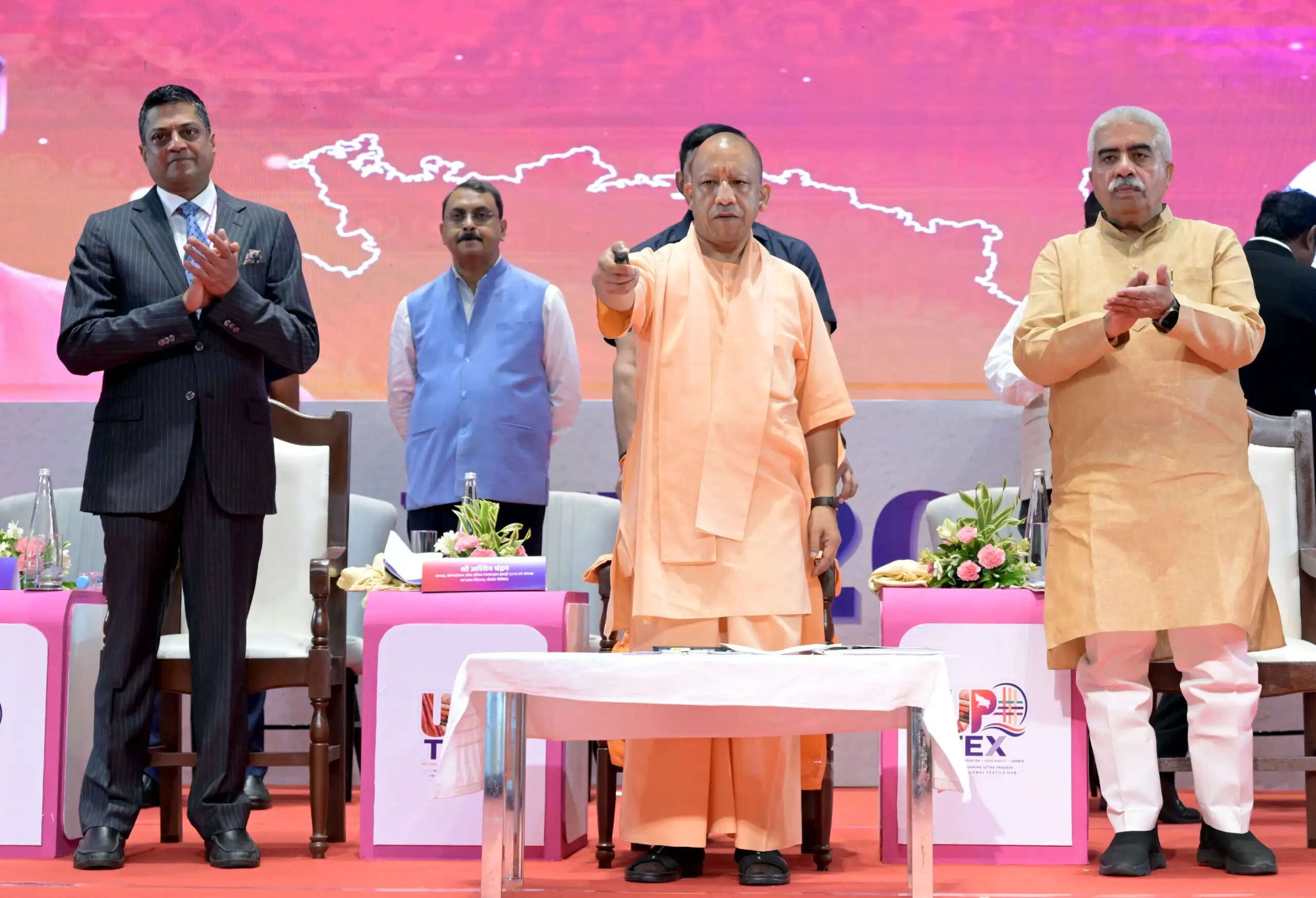 &nbsp;यूपी टेक्सटाइल कॉन्क्लेव-2026 :&nbsp;यूपी का मतलब अल्टीमेट पोटेंशियल, टेक्सटाइल सेक्टर बनेगा नई औद्योगिक ताकत: मुख्यमंत्री योगी आदित्यनाथ