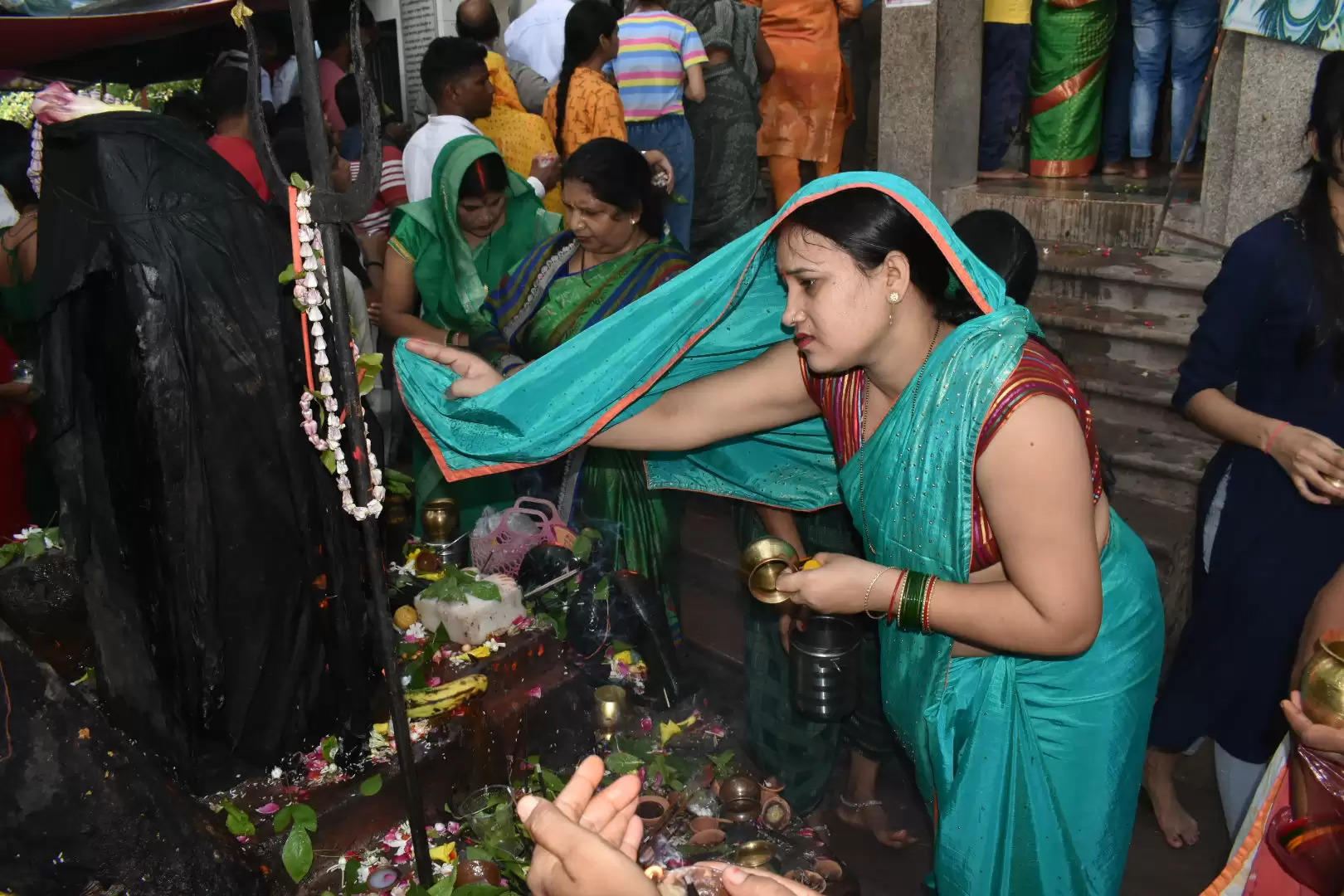  सावन के पहले सोमवार को शिव की भक्ति में सराबोर हुई काशी