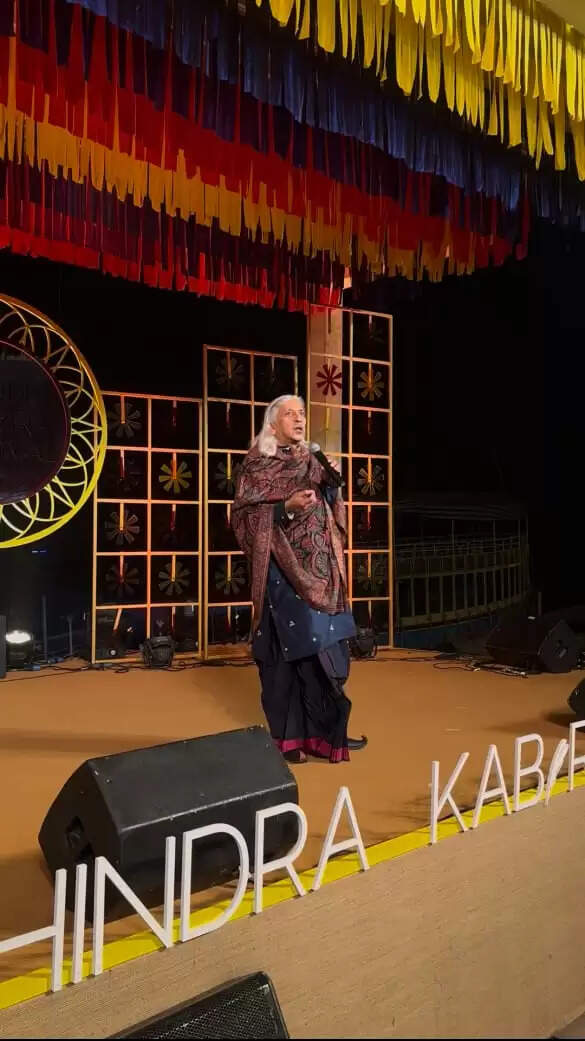 काशी में एक बार फिर कबीर की वाणी, विचार और संगीत गूंजने लगे हैं। 19 दिसंबर 2025 से वाराणसी में महिंद्रा कबीरा फ़ेस्टिवल की शुरुआत हो गई है। इस अवसर पर शहर के पवित्र घाट, ऐतिहासिक इमारतें और विरासत स्थल संगीत, कविता और विचारों के रंग में रंग गए हैं। यह फ़ेस्टिवल 15वीं सदी के महान कवि-संत कबीर को समर्पित है, जिनकी वाणी आज भी समाज को सत्य, समावेशिता और निर्भयता का संदेश देती है।