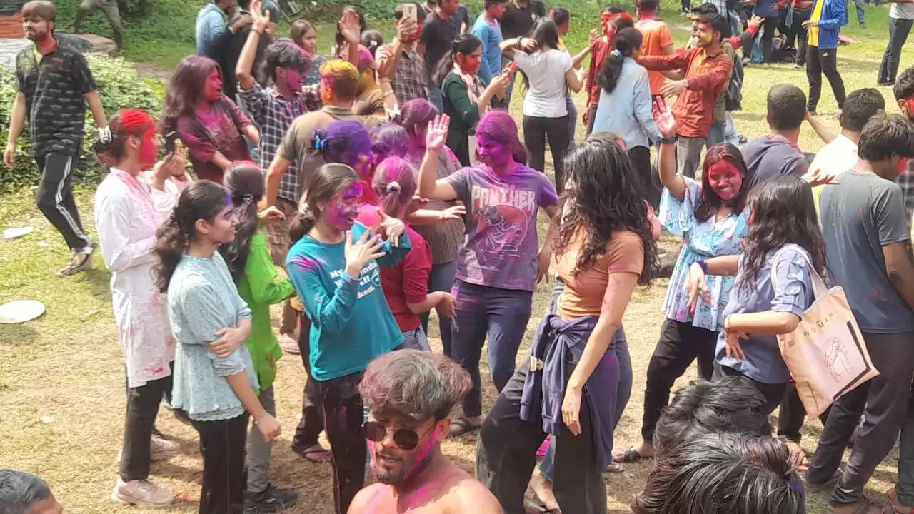 holi in bhu campus 2024