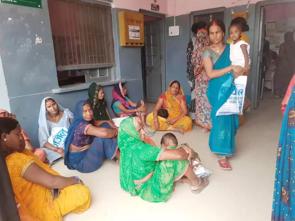 सुरक्षित मातृत्व दिवस पर चिरईगांव और नरपतपुर में 222 गर्भवती महिलाओं की हुई जांच