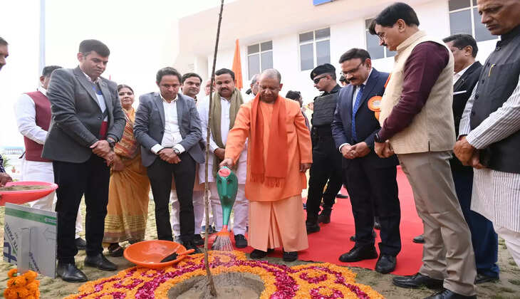 मुख्यमंत्री योगी आदित्यनाथ ने कहा है कि उत्तर प्रदेश देश का सबसे युवा राज्य है। यहां के युवा अत्यंत प्रतिभाशाली हैं। इनकी प्रतिभा की मांग देश और दुनिया के कई देशों में है। युवाओं को प्रशिक्षण से जोड़कर प्रदेश को देश और दुनिया के लिए कुशल मानव संसाधन का हब बनाया जाएगा। 