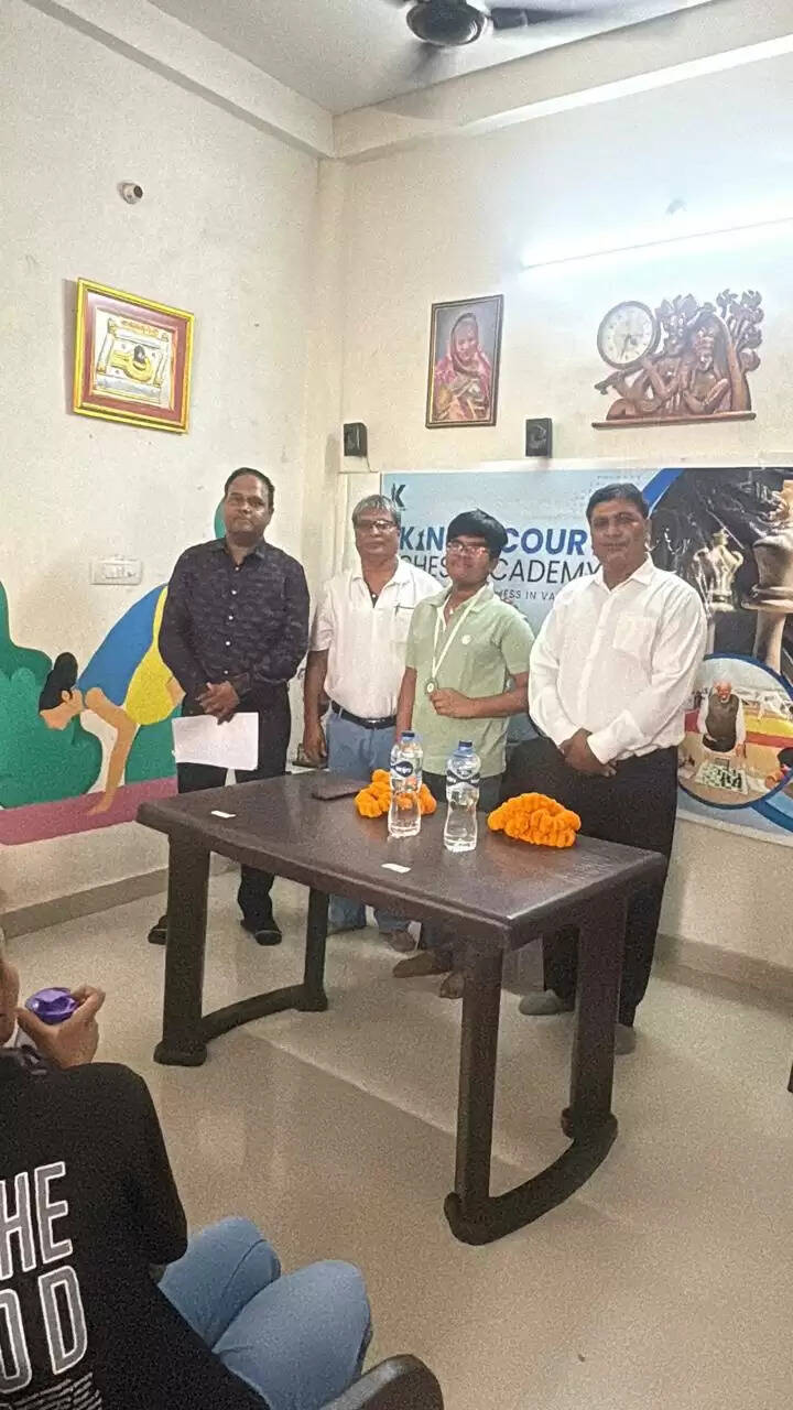 वाराणसी में द्वितीय रैपिड चेस प्रतियोगिता सम्पन्न, अंतरराष्ट्रीय शतरंज खिलाड़ियों ने किया प्रतिभाग