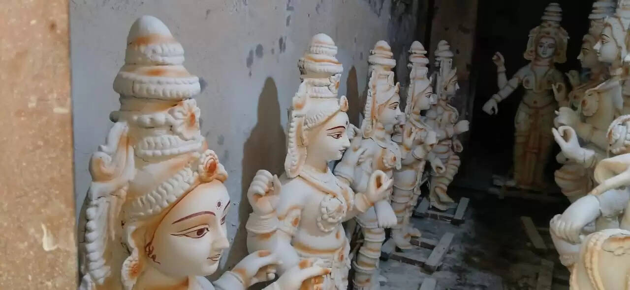 देश के हर सैनिक के पीछे है मां दुर्गा का बल, काशी के प्रख्यात मूर्तिकार ने बनाई 'ऑपरेशन सिंदूर' को समर्पित शहर की सबसे खास प्रतिमा