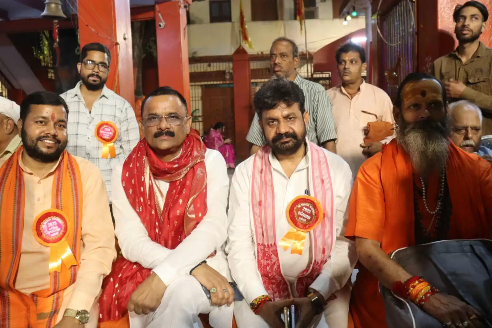 चेतगंज की विश्व प्रसिद्ध नक्क्टैया का आयोजन शुक्रवार की रात किया गया। नक्कटैया में देश भर से आए लाग विमान शामिल हुए। इसमें तरह-तरह की झाकियों ने लोगों का मन मोह लिया। पहलगाम हमले के बाद पाकिस्तान के खिलाफ भारत के ऑपरेशन सिंदूर की झांकी ने लोगों का ध्यान खींचा।