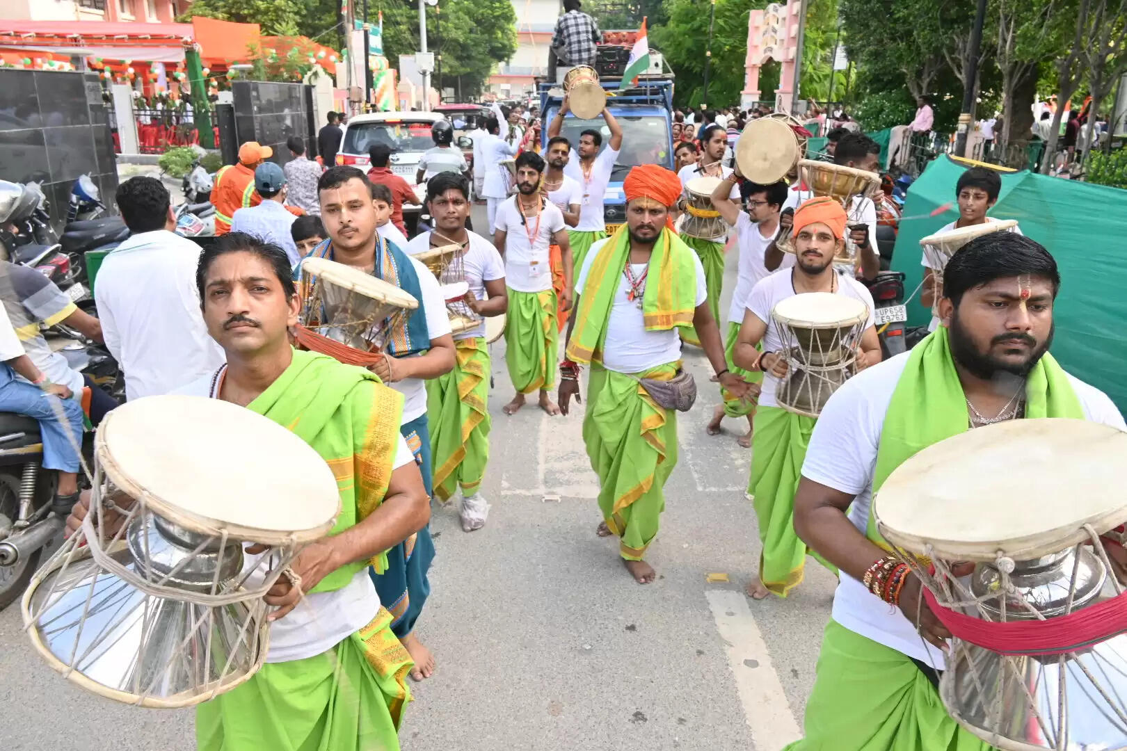 वाराणसी: लड्डू गोपाल जी की भव्य शोभायात्रा के साथ शुरू हुआ श्रीकृष्ण जन्माष्टमी महोत्सव