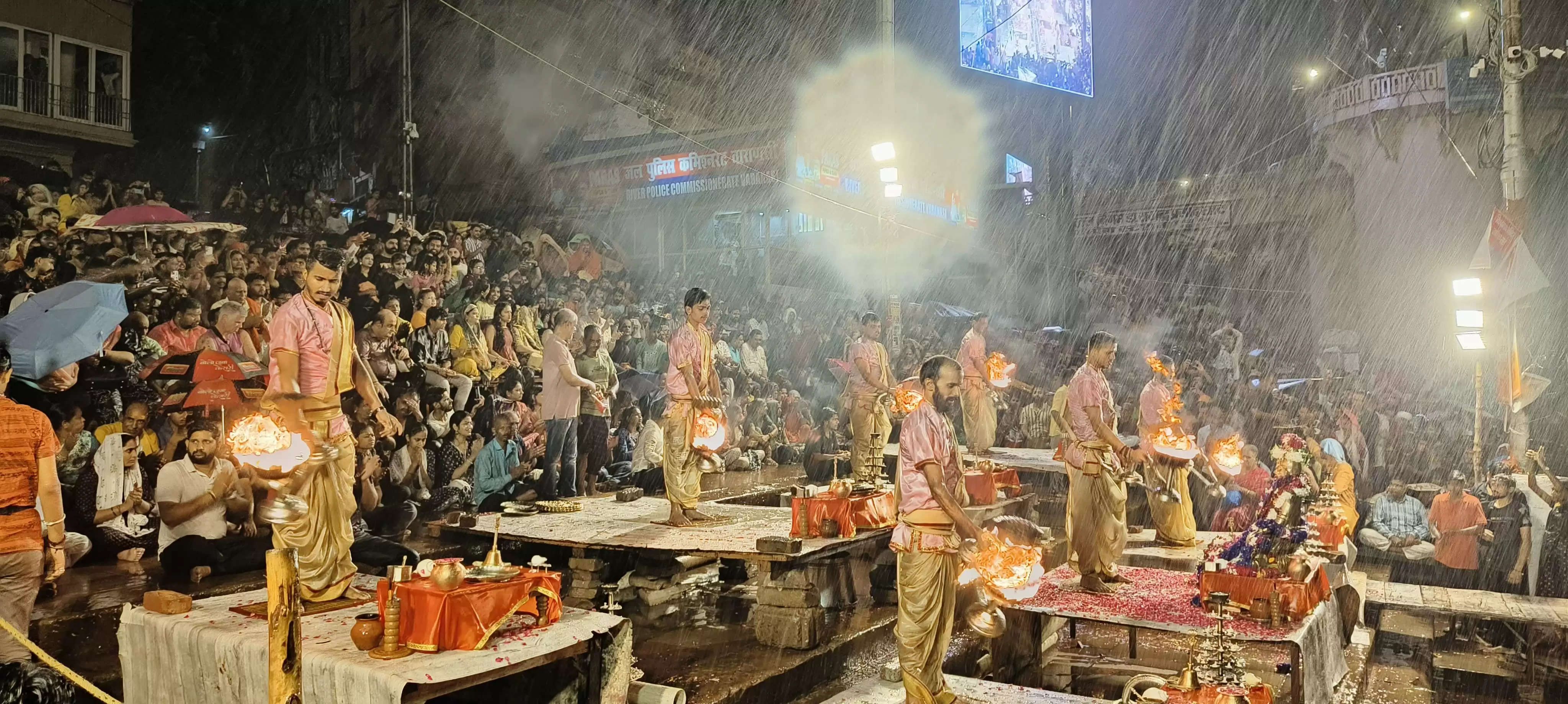 kashi ganga aarti