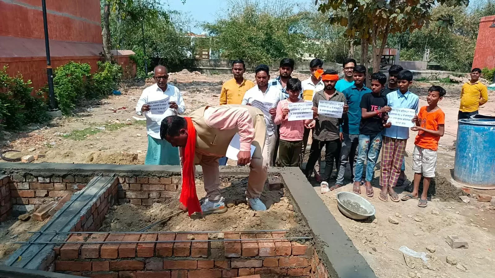 pubic toilet in sarnath