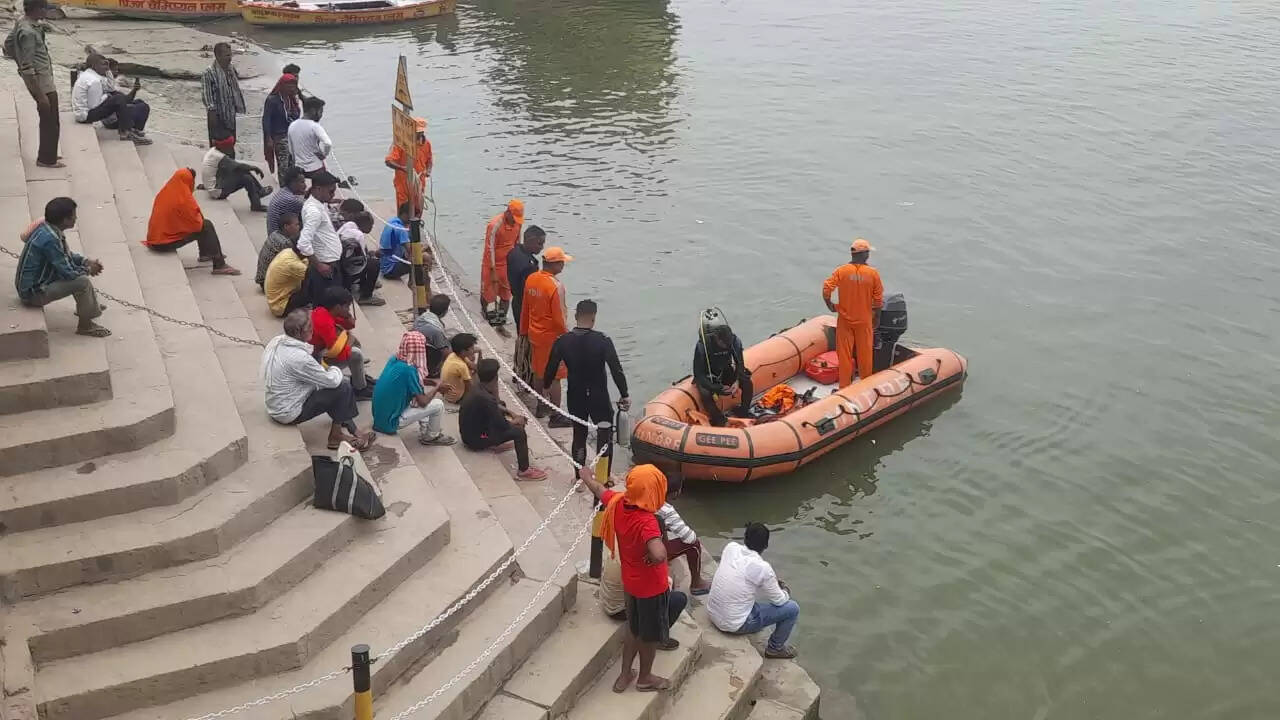 Varanasi A young man taking a bath at Tulsi Ghat drowned late at night