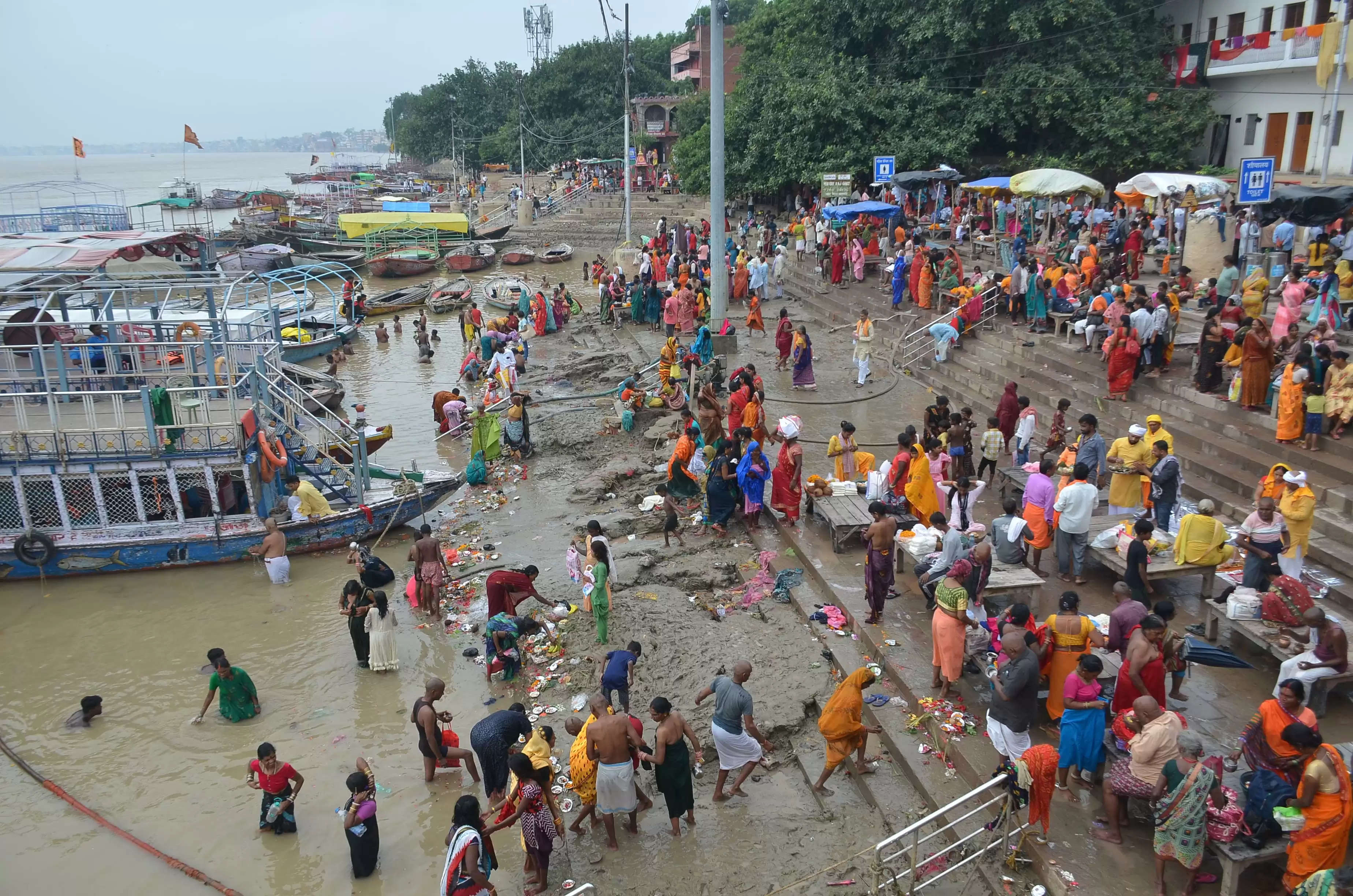 पुत्र के दीर्घायु व सलामती के लिए माताओं ने रखा जीवित्पुत्रिका का निर्जला व्रत, शहर से गांव तक नदी किनारे उमड़ी महिलाओं की भीड़