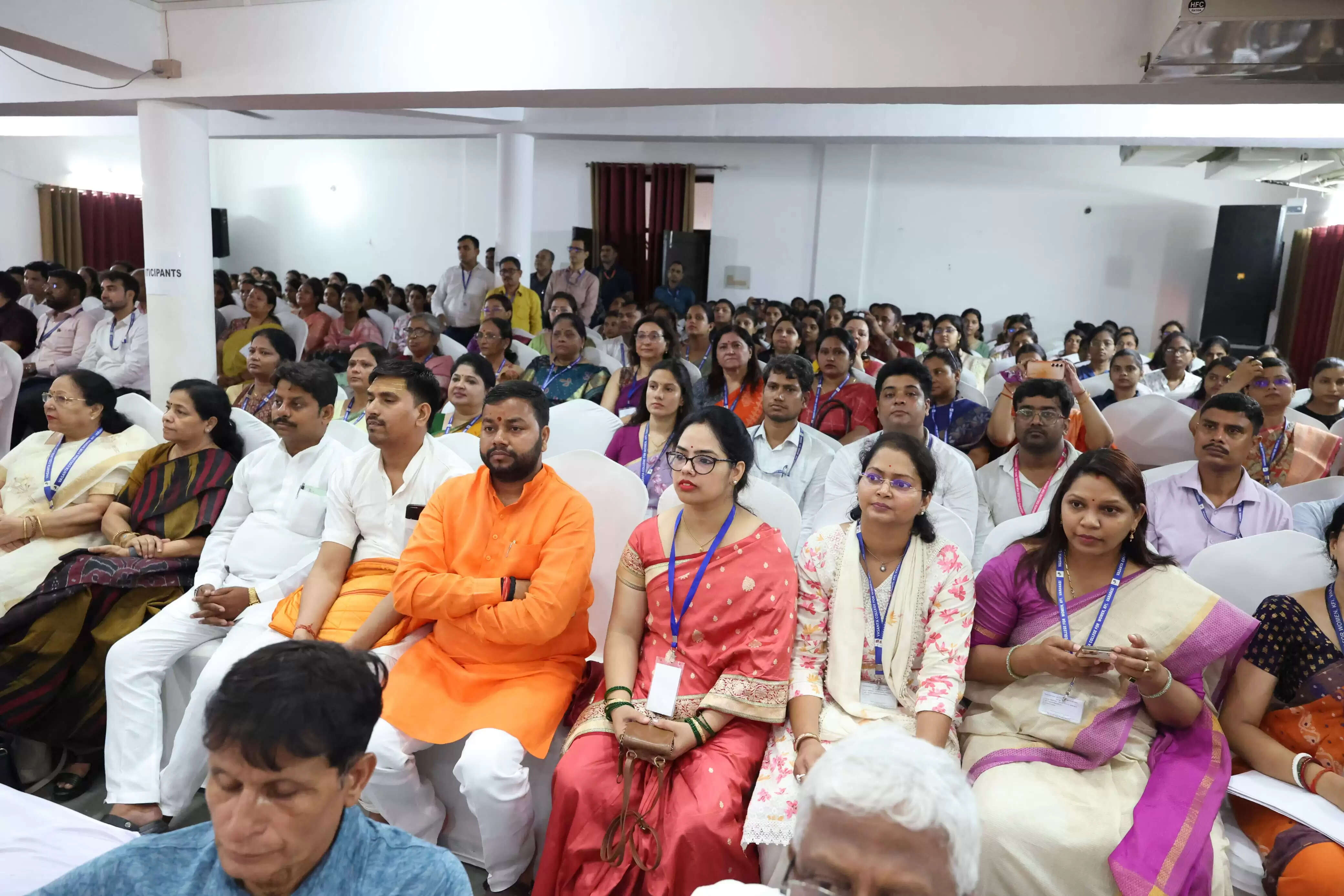 बनारस में गरजे योगी, कहा- फेक अकाउंट बनाकर जातियों के बीच संघर्ष कराना चाहते हैं कुछ लोग