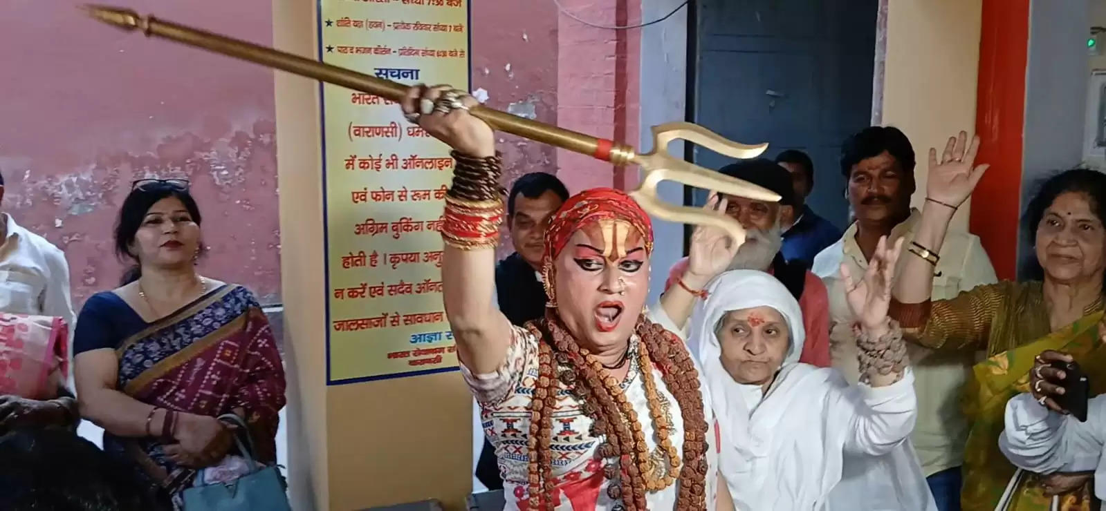 mahamandleshwar himangi sakhi