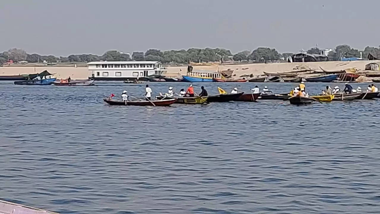 boat race in varanasi