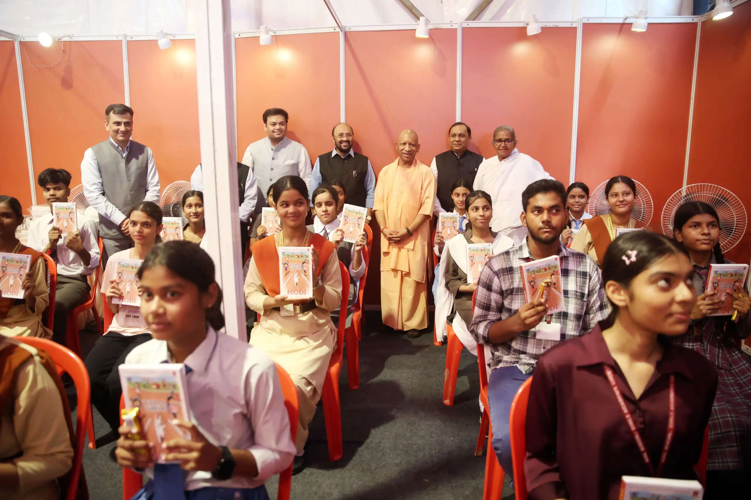 लखनऊ में साहित्य और संस्कृति का महाकुंभ, गोमती पुस्तक महोत्सव-2026 का भव्य शुभारंभ