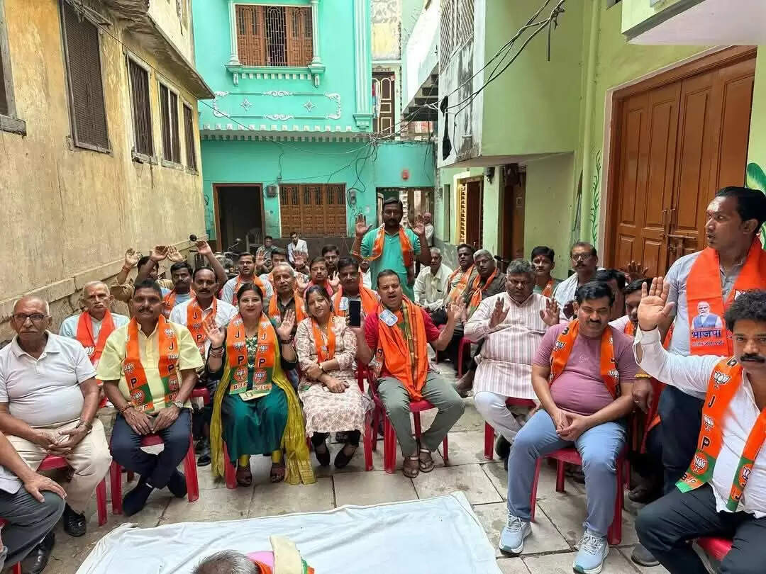 @narendramodi @pmoindia @myogiadityanath @CMOfficeUP @HanshVishwakarm BJP VARANASI : @varanasi_zila@upgovt @varanasipolice@varanasi_zila BJP UP : @BJP4UP@mhtagarwal #CP_VNS
