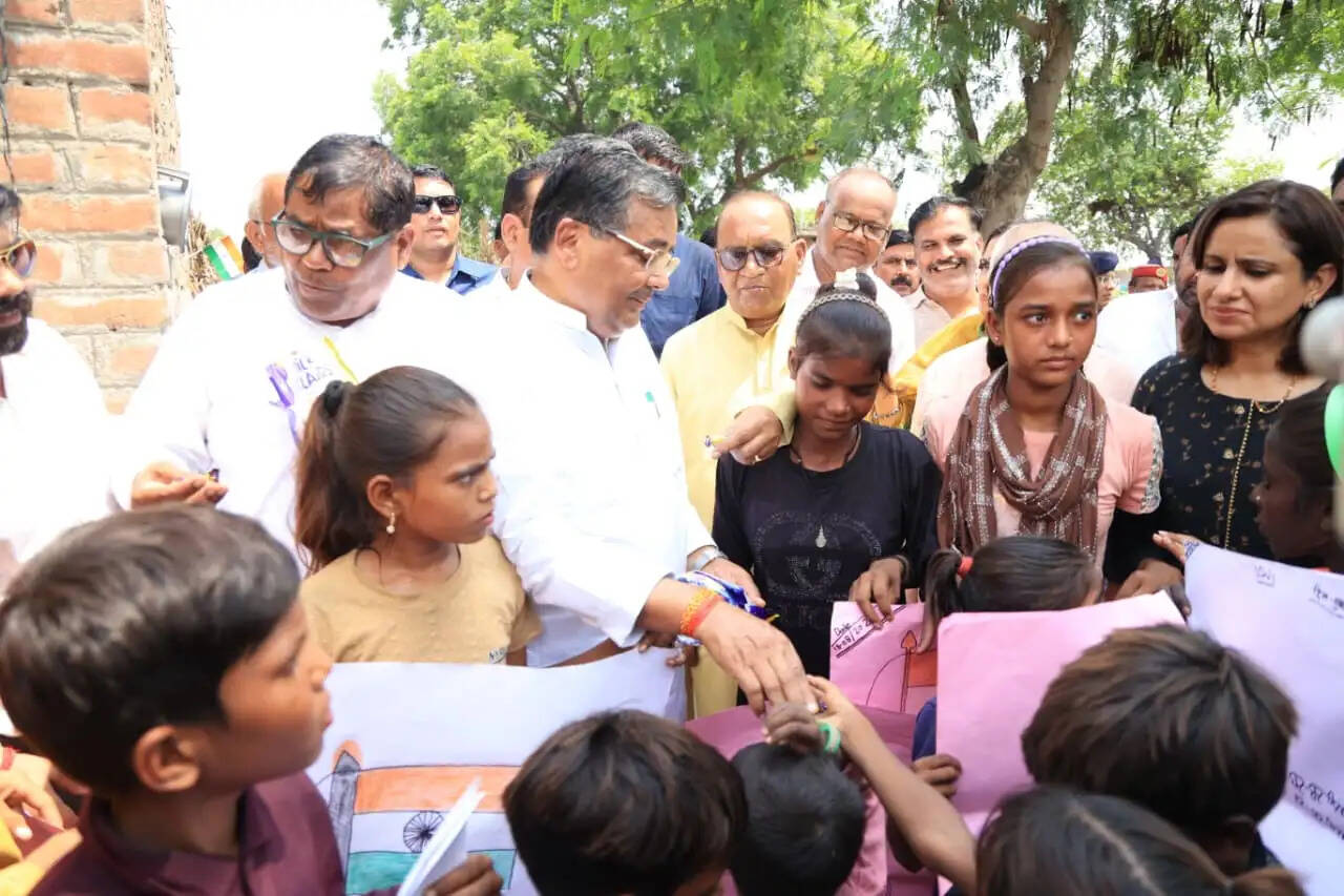 बाढ़ राहत में योगी सरकार की संवेदनशील पहल, फर्रूखाबाद में प्रशासन पूरी तरह मुस्तैद