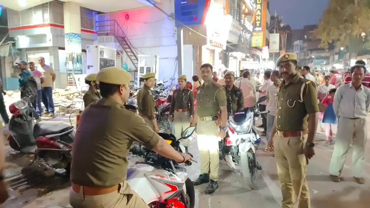 fire on petrol pump in varanasi