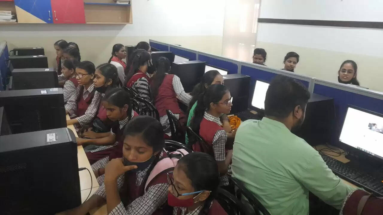 हाईस्कूल एग्ज़ाम 
