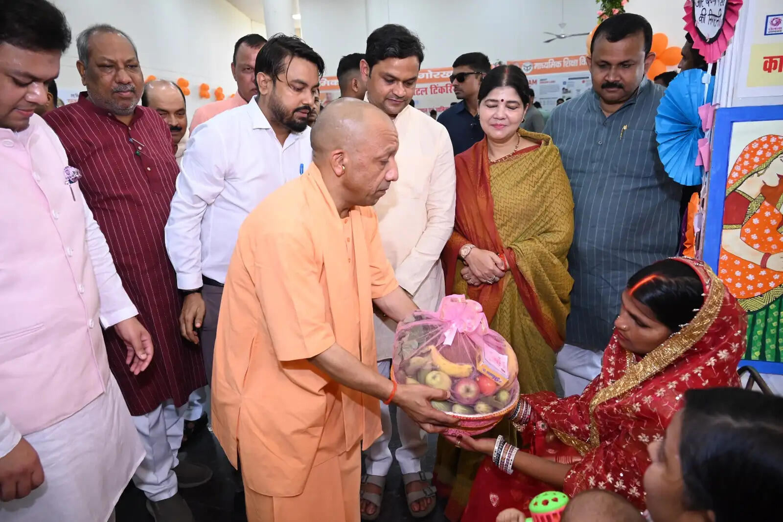 शिक्षा में राजनीति का कोई स्थान नहीं: सीएम योगी