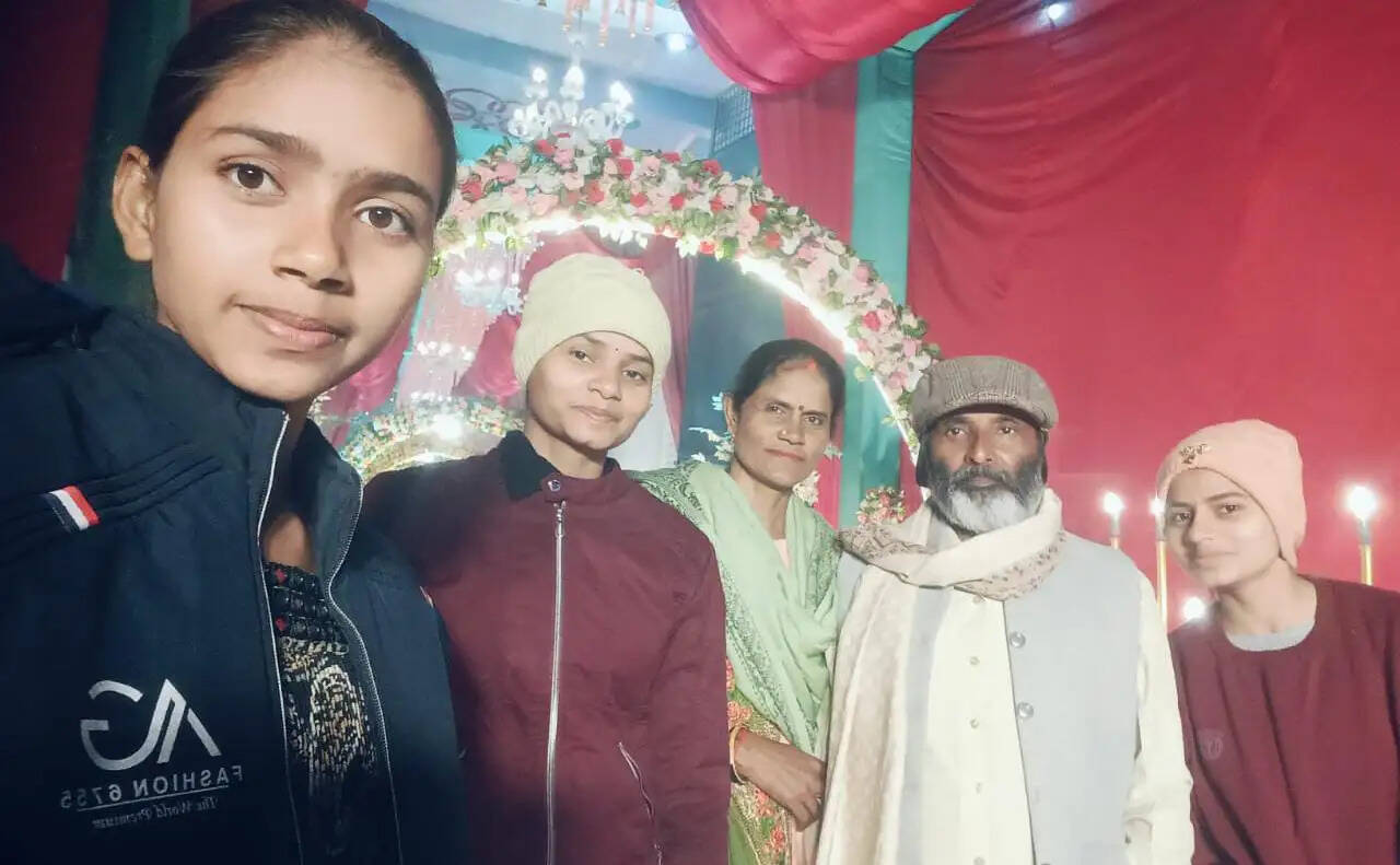 यूपीएससी में प्रयागराज की शक्ति दुबे ने टॉपर बनकर पेश की मिसाल