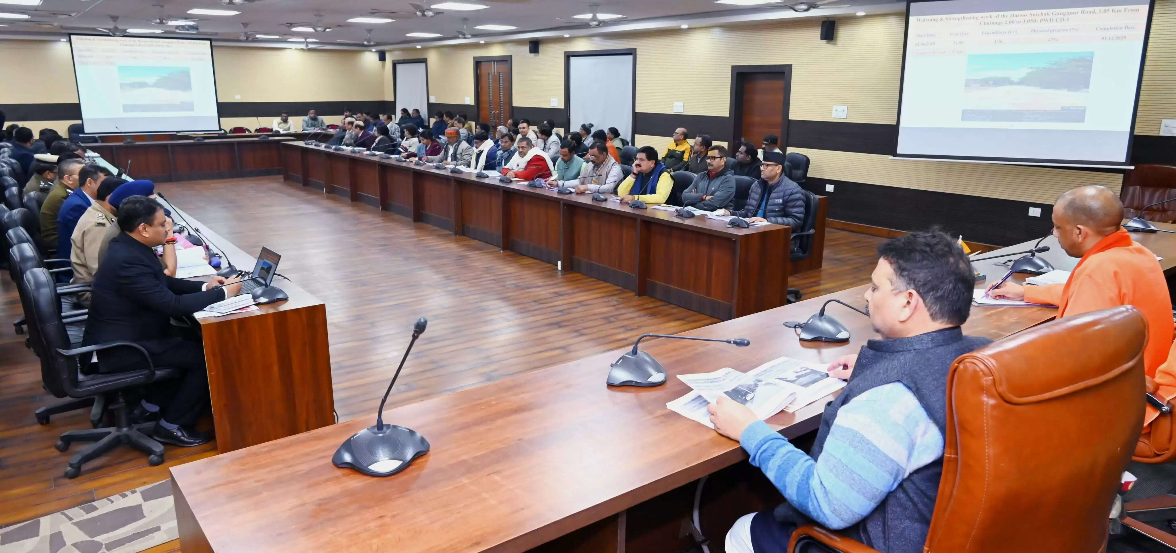 दालमंडी सड़क चौड़ीकरण के लिए भूमि अधिग्रहण का काम शीघ्रता से पूर्ण करें : मुख्यमंत्री