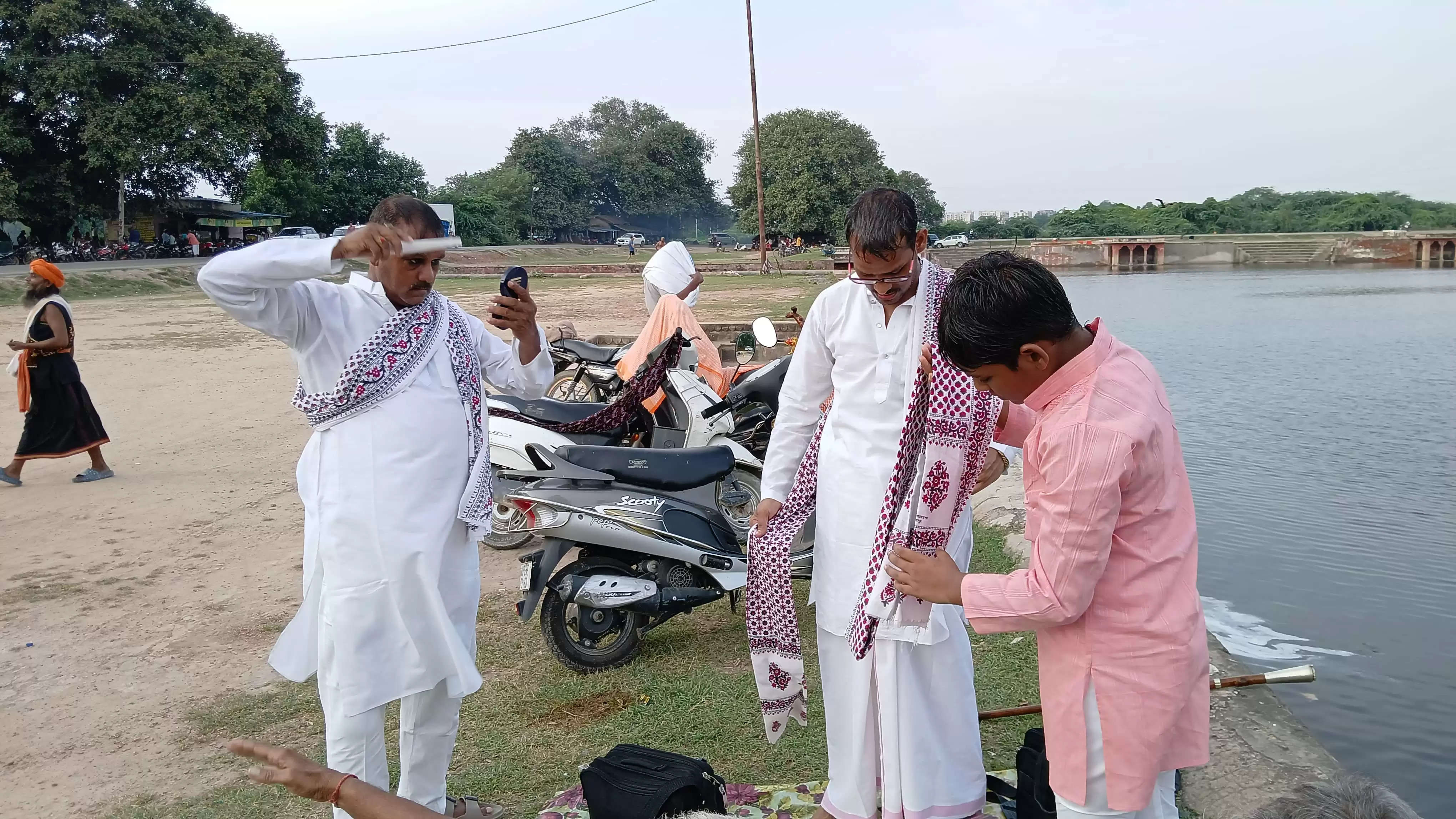 नेमी भक्तों की शाही परंपरा और अनूठी भक्ति का संगम, हाथों में डंड, तन पर पारंपरिक वस्त्र, एक महीने राम के रंग में रंग जाते हैं भक्त