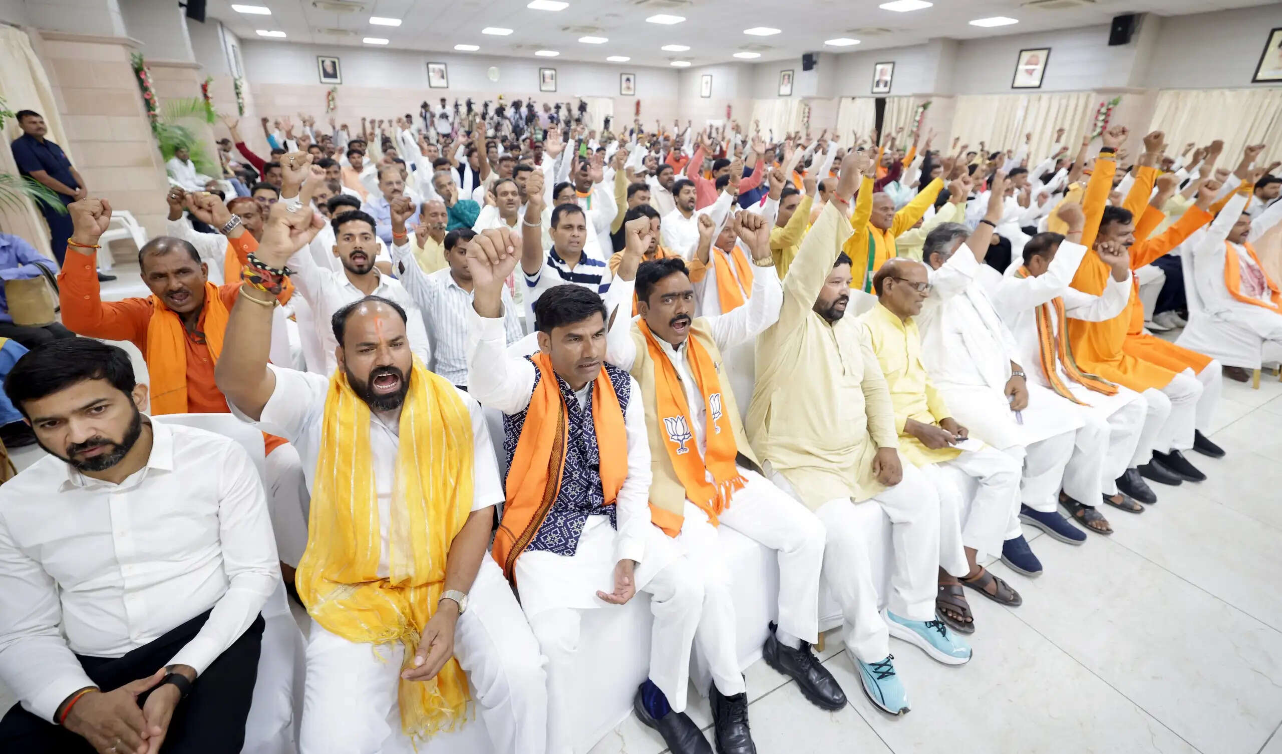 घुमंतू समाज को दर-दर की ठोकरें नहीं खानी पड़ेंगी, सम्मान के साथ मिलेगा विकास का अवसर: मुख्यमंत्री योगी आदित्यनाथ
