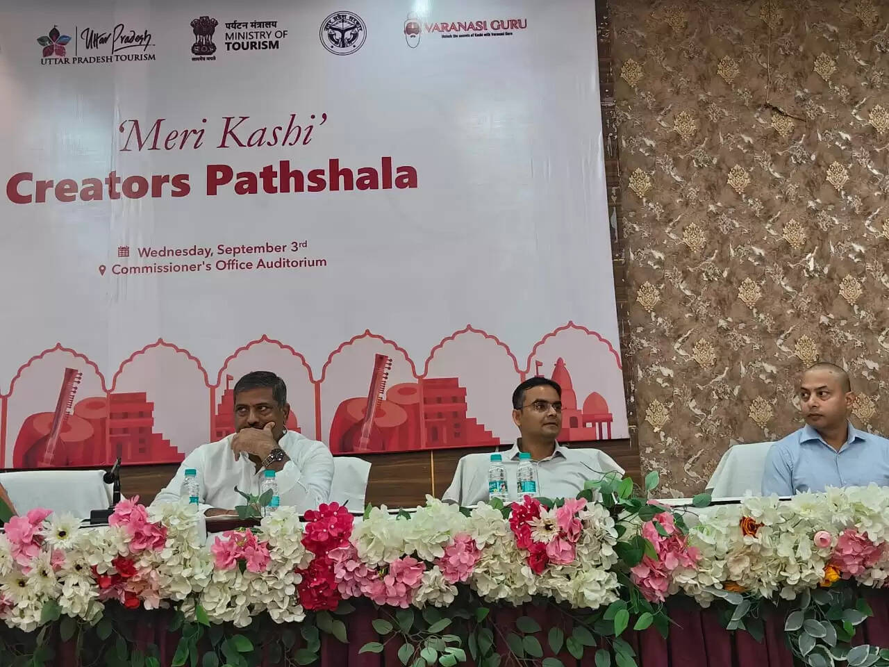 वाराणसी में शुरू हुई ‘मेरी काशी क्रिएटर्स पाठशाला’, क्रिएटर्स और टूर ऑपरेटर्स को बता रहे स्टोरी टेलिंग का तरीका, नए पर्यटन स्थलों की मिलेगी जानकारी