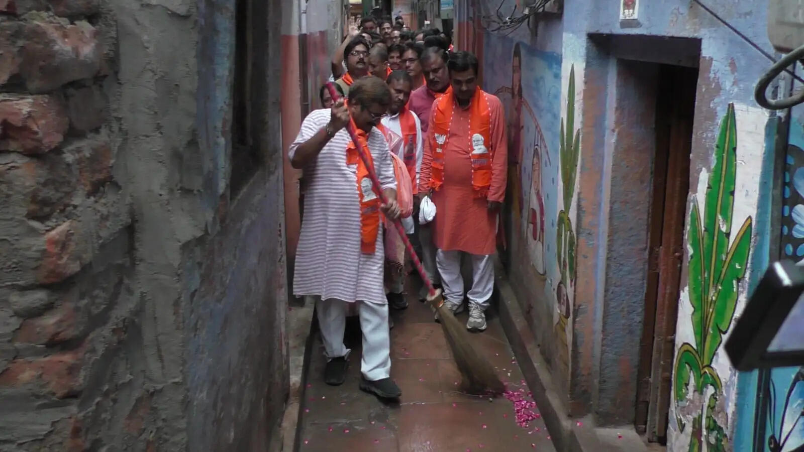 &nbsp;बिंदु माधव वार्ड में नीलकंठ तिवारी ने सुनीं जनसमस्याएं, अधिकारियों को दिए निर्देश