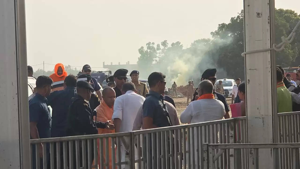 cm yogi in varanasi