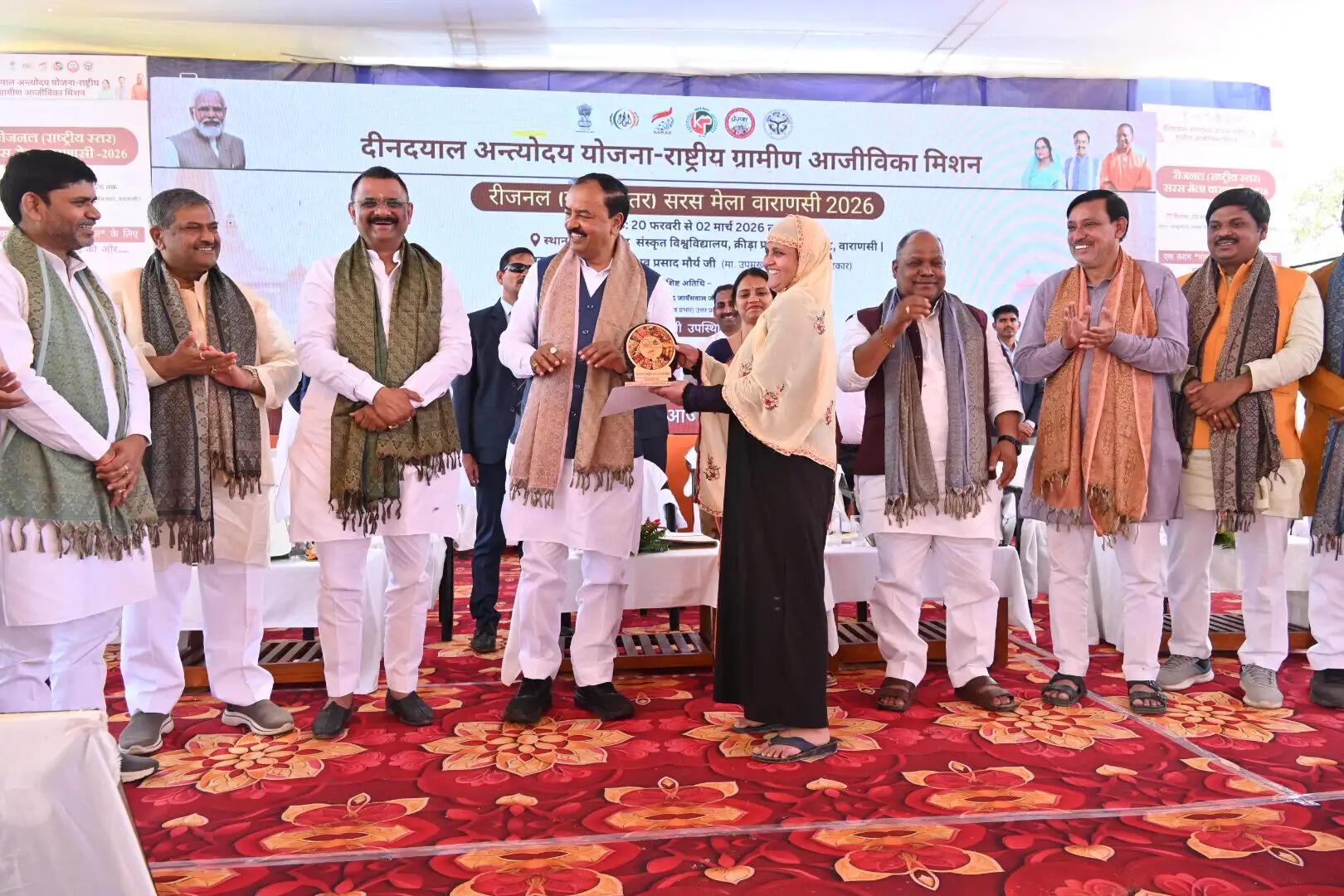 सरस मेले में पहुंचे डिप्टी सीएम केशव मौर्या