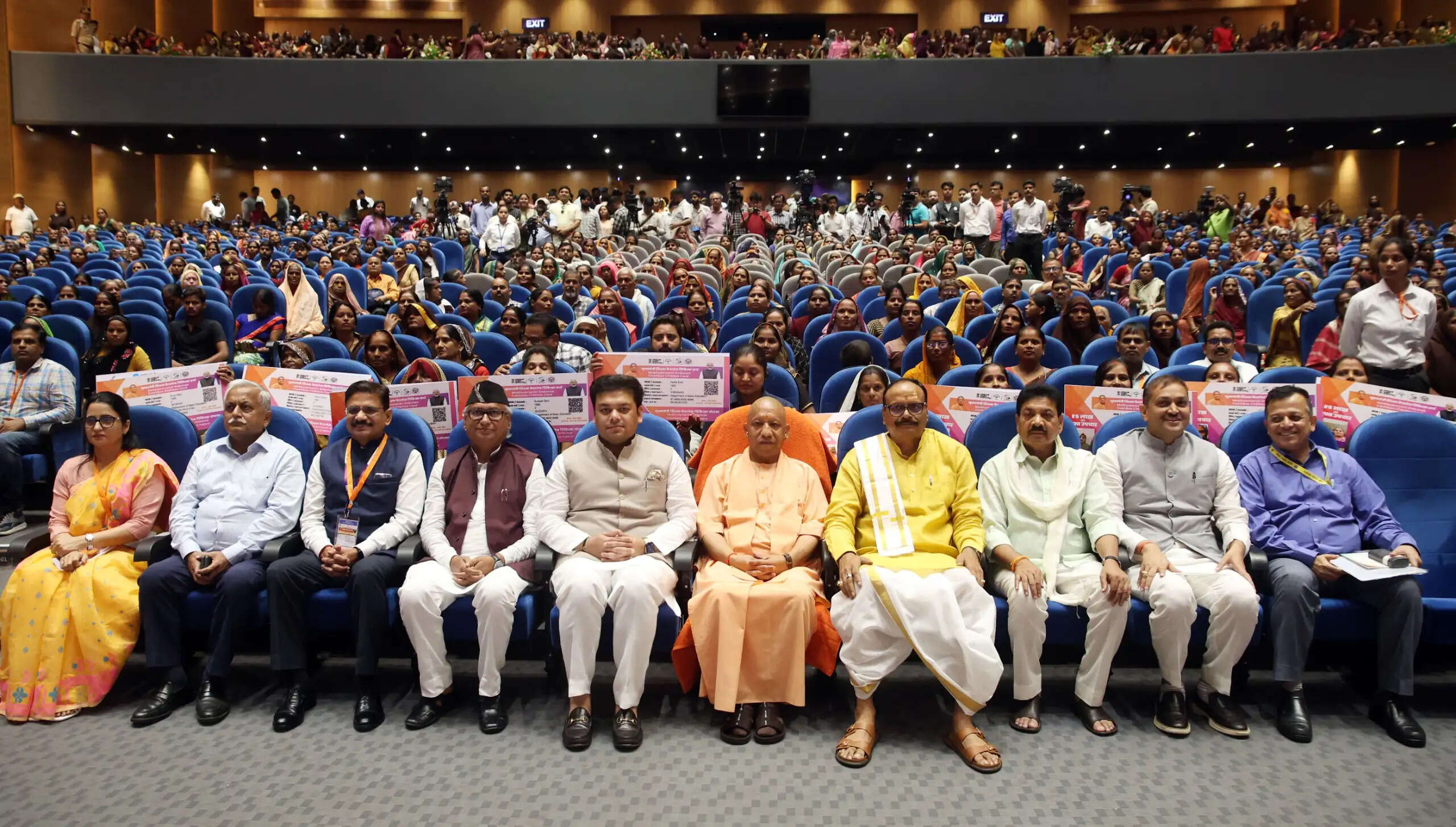 &nbsp;  रक्षाबंधन से पहले मुख्यमंत्री ने 3.54 लाख रसोइयों को दिए चार बड़े उपहार