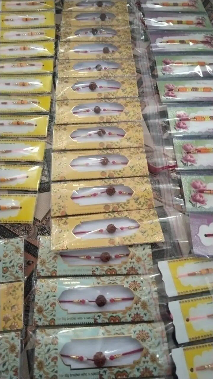 रक्षाबंधन पर भाइयों की कलाई पर सजेगी हस्तनिर्मित,इको-फ्रेंडली&nbsp;राखी