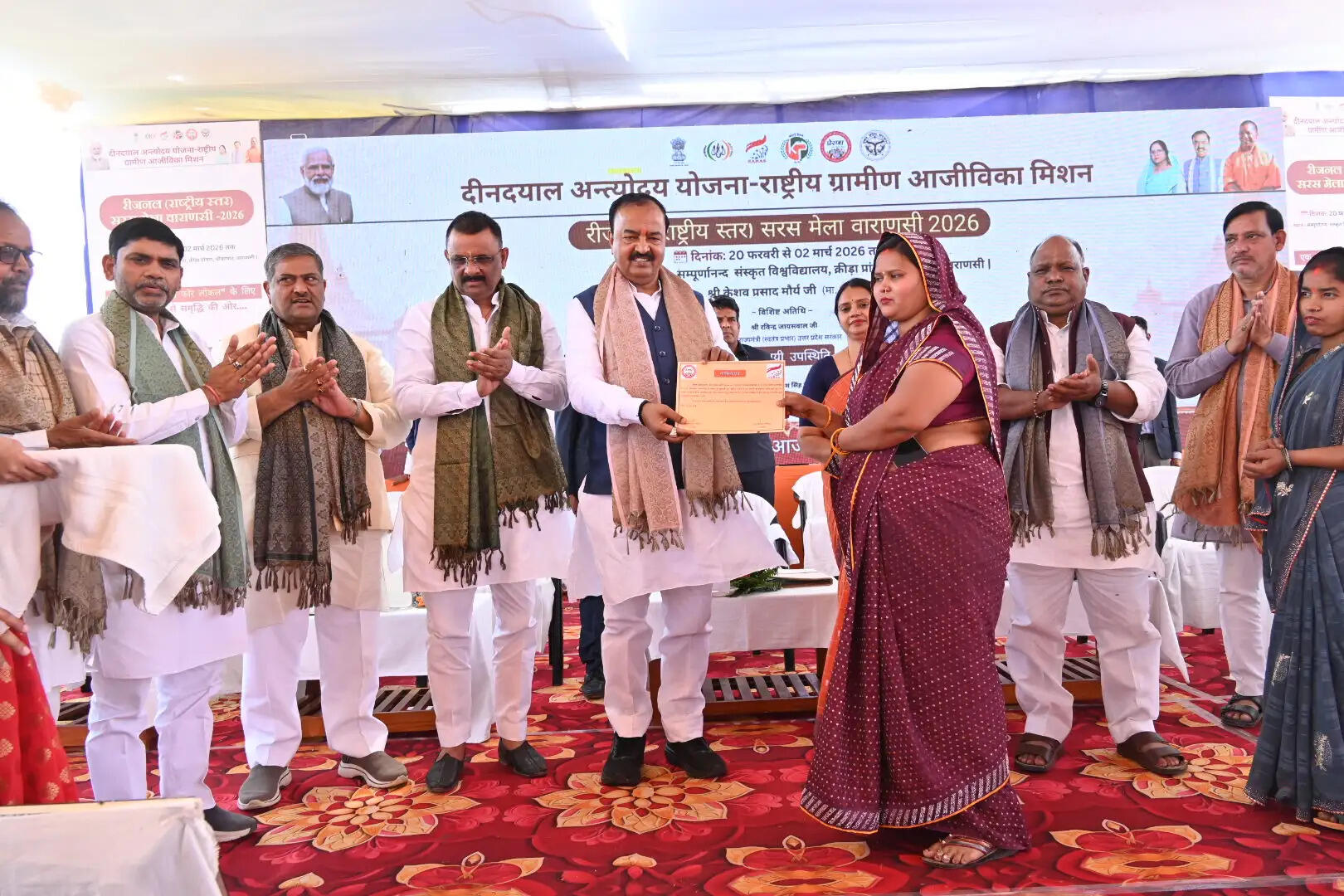 सरस मेले में पहुंचे डिप्टी सीएम केशव मौर्या