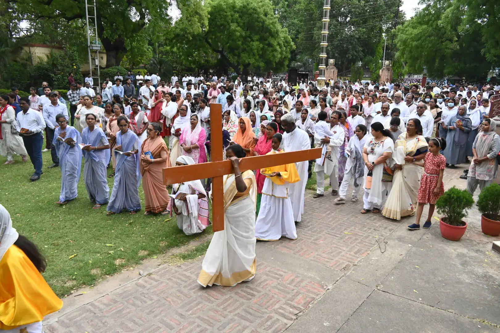 &nbsp;गुड फ्राइडे पर काशी में गूंजीं प्रार्थनाएं, यीशु मसीह के बलिदान को किया नमन