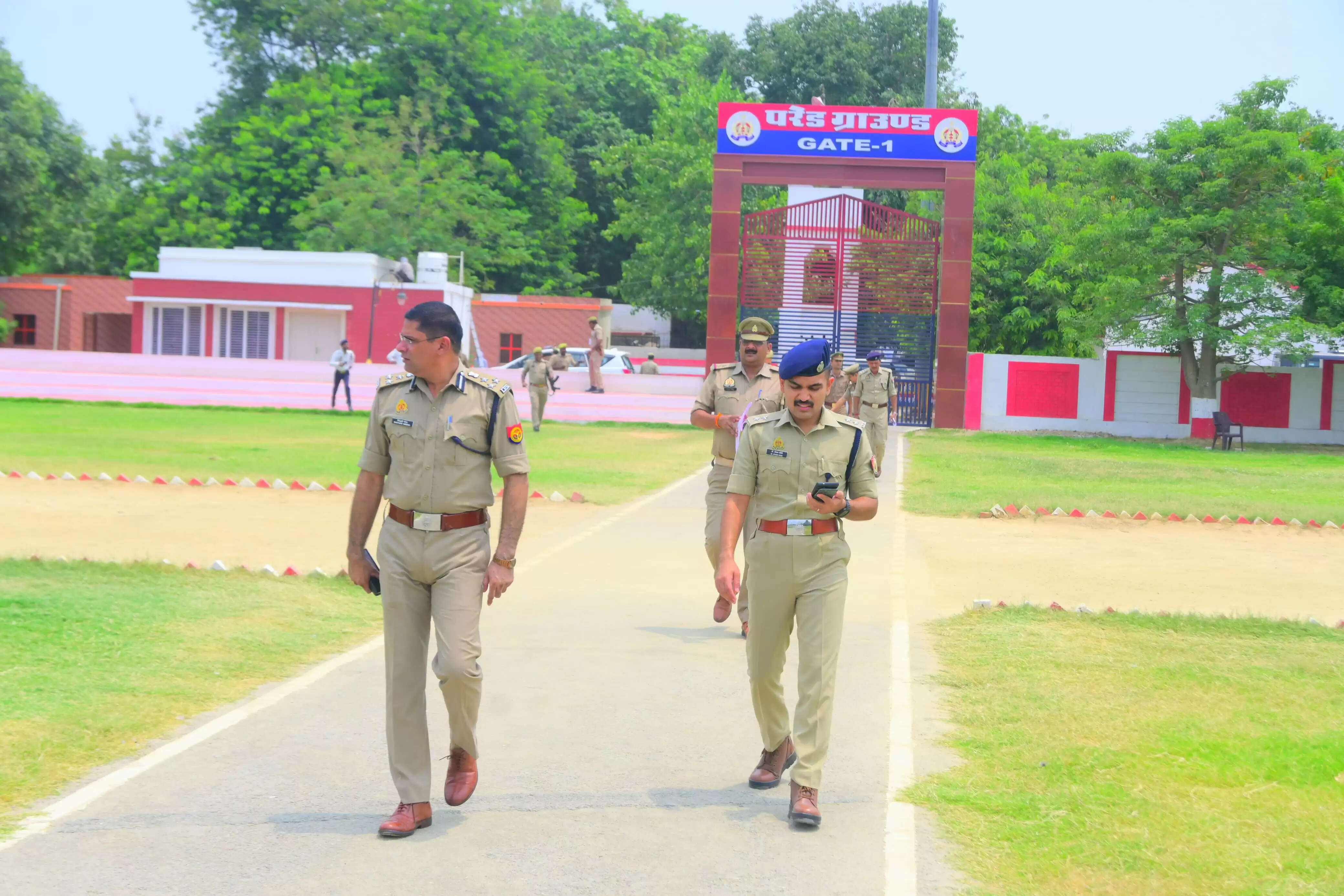 वाराणसी में मुख्यमंत्री के आगमन से पहले सुरक्षा व्यवस्था का निरीक्षण