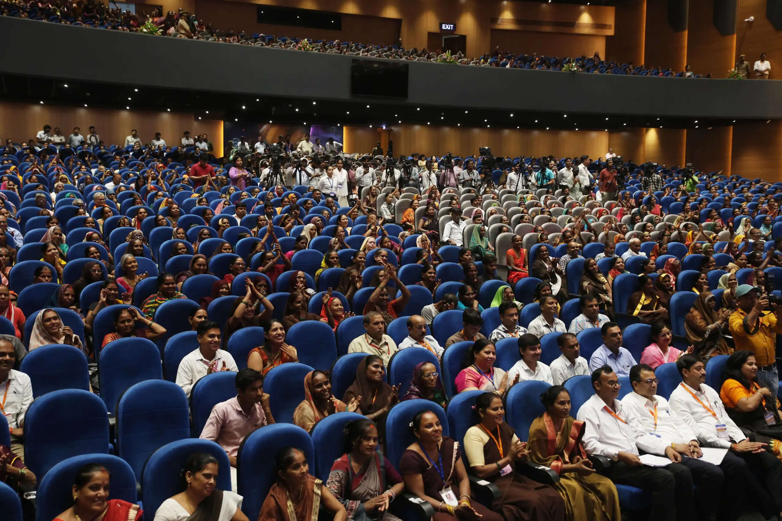 &nbsp;  रक्षाबंधन से पहले मुख्यमंत्री ने 3.54 लाख रसोइयों को दिए चार बड़े उपहार