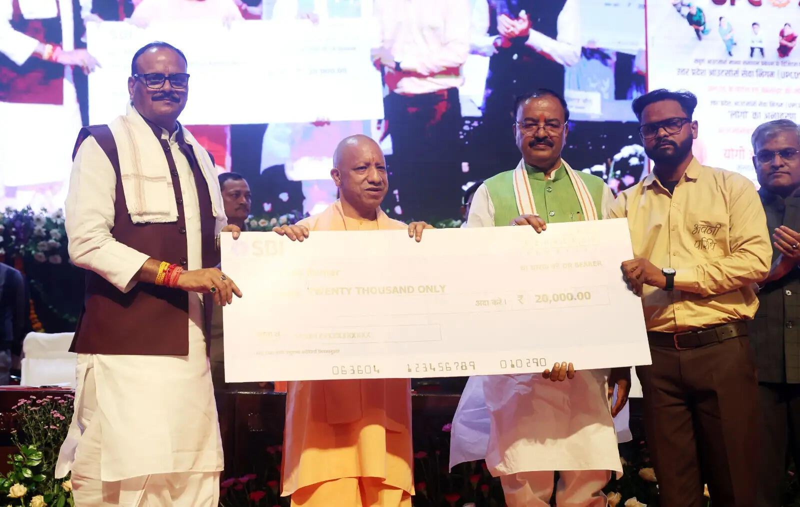 आउटसोर्स कर्मियों को बड़ी सौगात, नियोक्ता नहीं कर पाएंगे शोषण और अन्याय