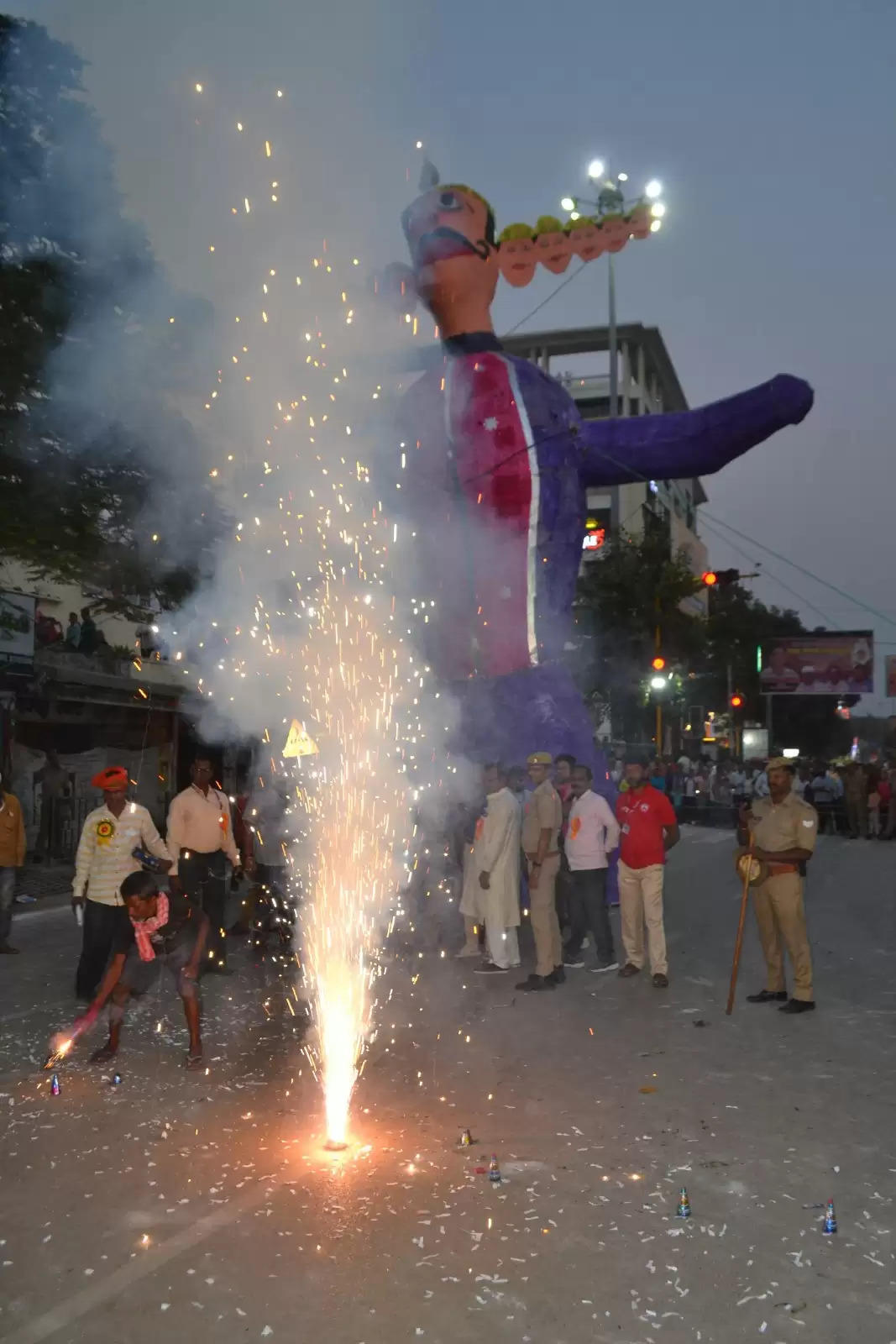 मलदहिया पटेल चौराहे