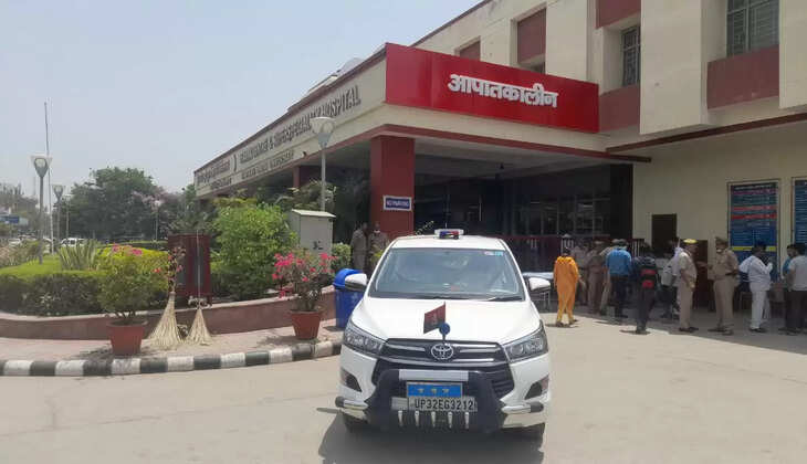 CP A Satish Ganesh reached the trauma center to know the condition of the policeman who attempted suicide, talked to the family members