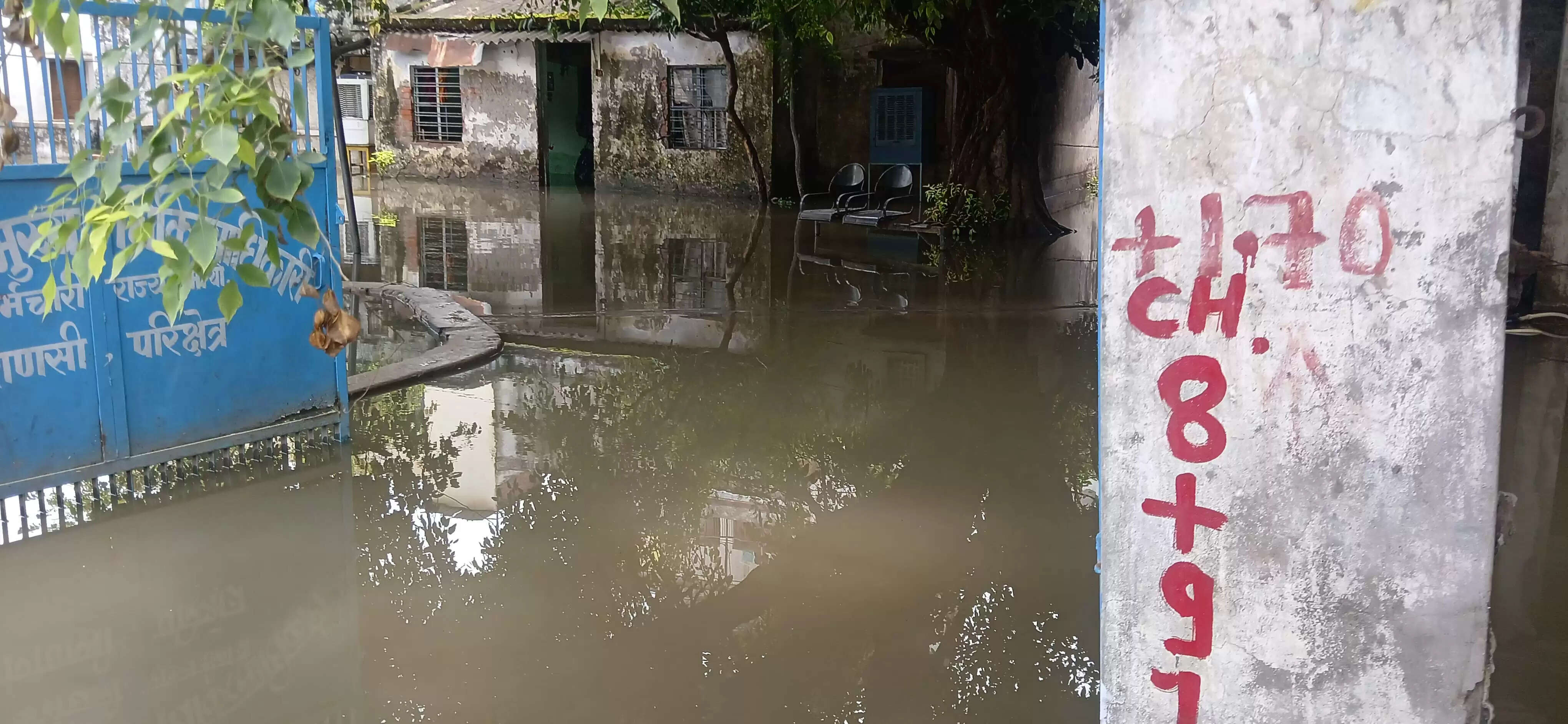 &nbsp;मानसून की पहली तेज बारिश ने खोली नगर निगम की पोल, रविंद्रपुरी में जलभराव से लोग बेहाल&nbsp;