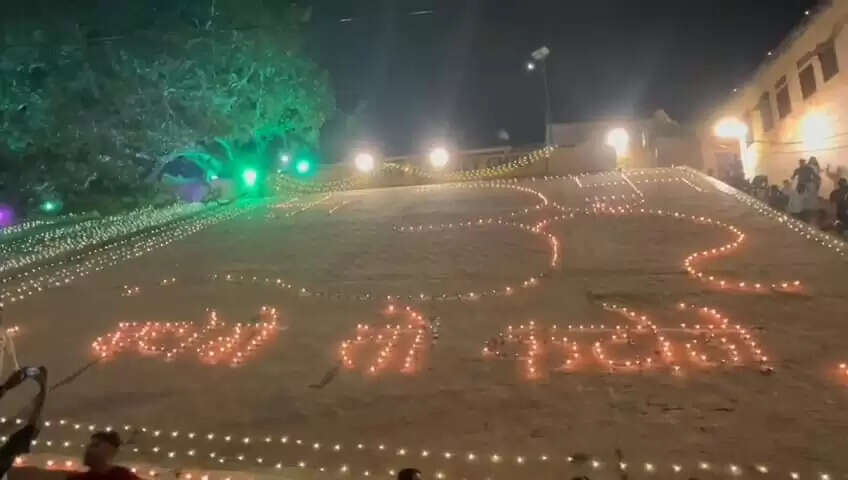 Dev Deepawali 2024 : देव दीपावली पर शानदार आतिशबाजी   तस्वीरों और &nbsp;वीडियो&nbsp; में देखिये नजारा&nbsp;&nbsp;  https://livevns.news/Top-Headlines/cid15716589.htm  11 साल से वाराणसी का नंबर वन वेब न्यूज पोर्टल Live VNS के ऑफिशियल वॉट्सऐप चैनल को अभी फॉलो करें   वॉट्सएप चैनल का लिंक - https://whatsapp.com/channel/0029VaAPWex65yD2LWG35A25